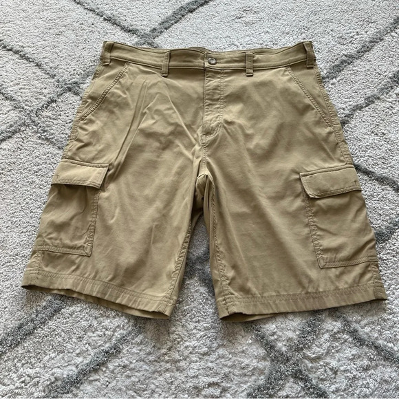 Eddie Bauer cargo shorts tan outdoor hiking 36 tall - Picture 1 of 9